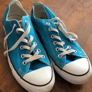 Turquoise converse